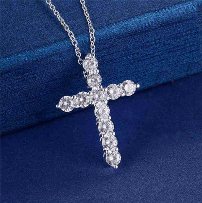 Cross pendant necklace