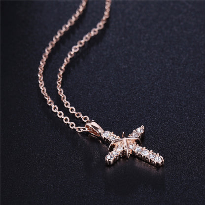 Cross pendant necklace