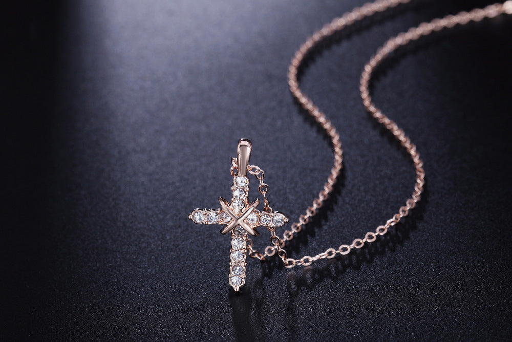 Cross pendant necklace